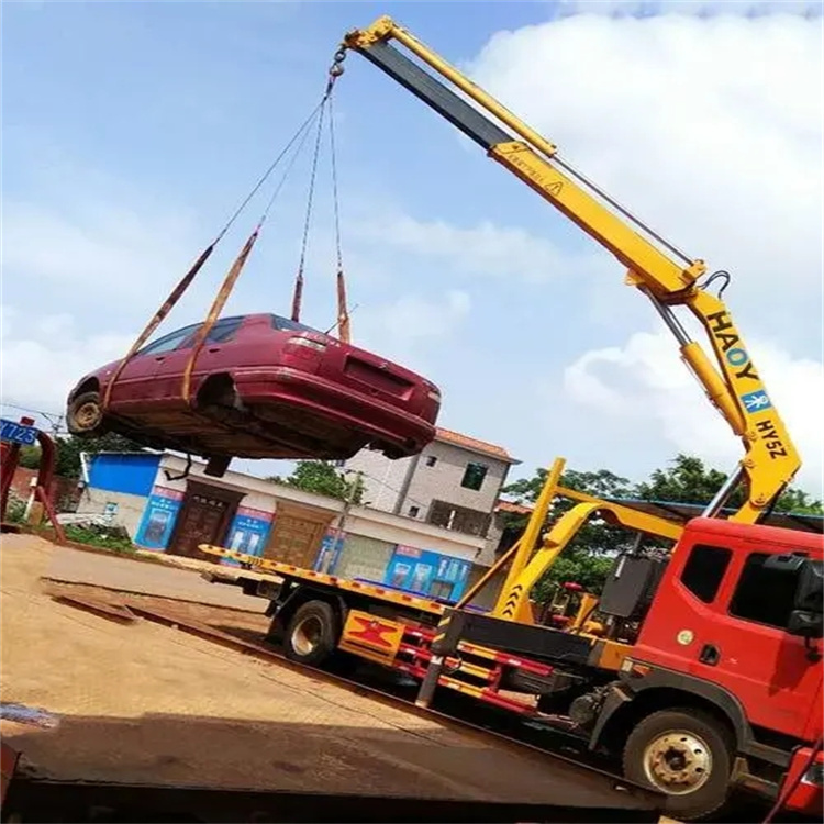 鲁山吊车救援小汽车怎么吊