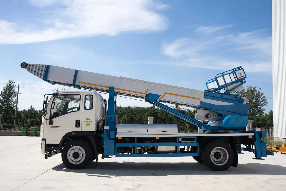 鲁山云梯上料车租赁费用